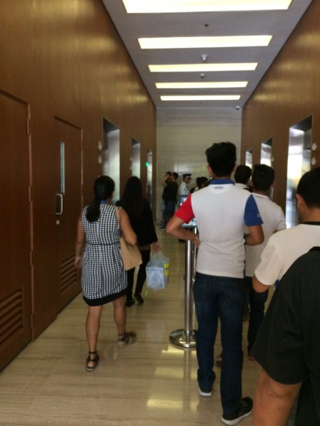 SM Auraエレベーター