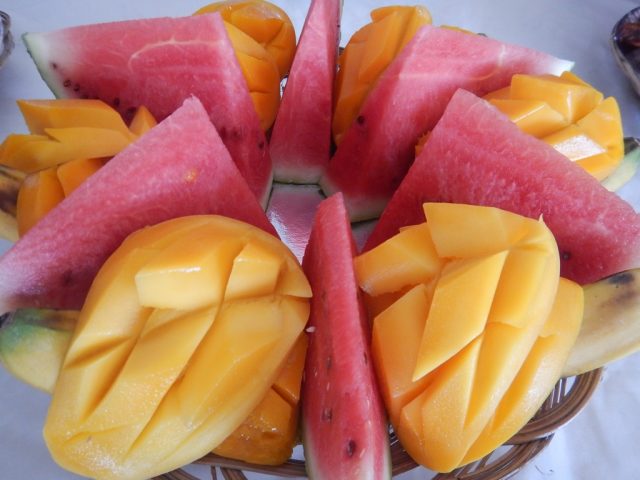 ヒルトゥンガン島 フルーツ