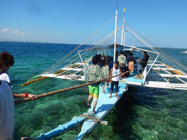 ヒルトゥンガン島　バンカーボート