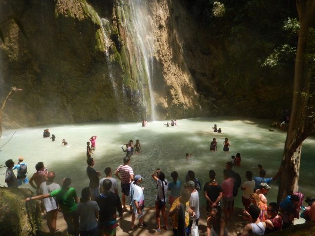 トゥマログ（Tumalog）滝