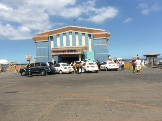 フェリーターミナル