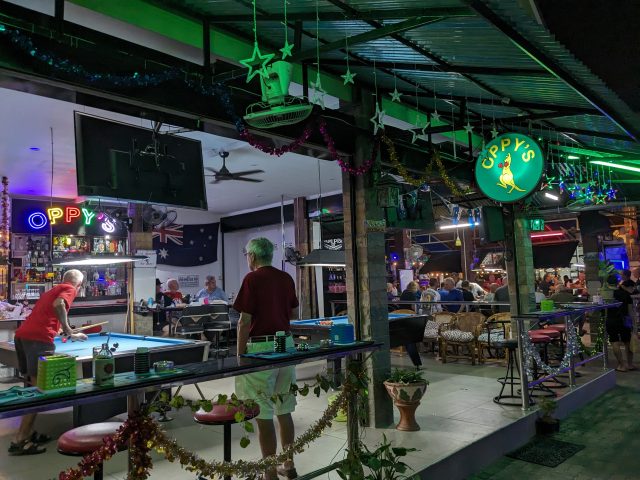 ジョムティエン Pool Bar