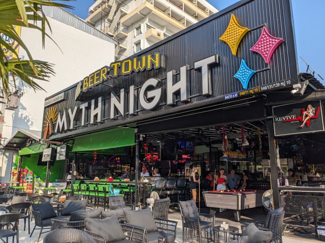 パタヤ ビリヤード