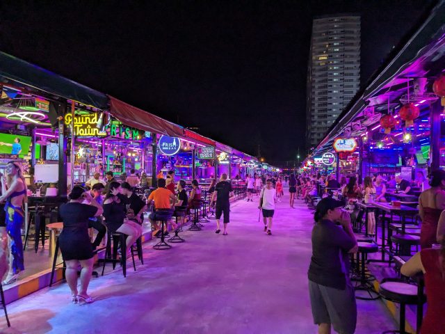 パタヤ ビリヤード